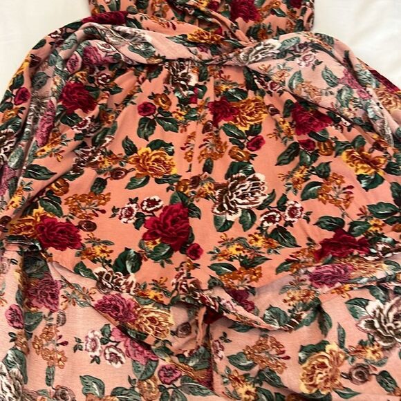 Ambiance szS flowered faux wrap bodice skirted elastic waist shorts romper EUC - Picture 8 of 11